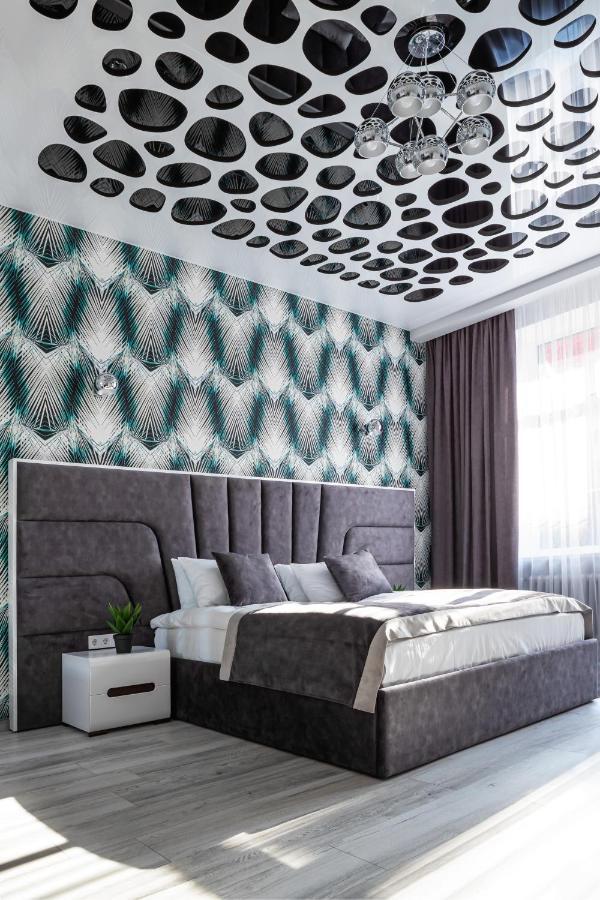 Levia Apartment-With 2 Bedrooms In The Old Town Lviv Buitenkant foto
